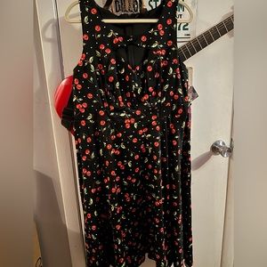 Cute Size 16 cherry print dress! ❤️😎